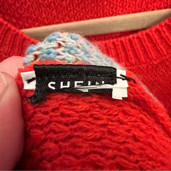 SHEIN Red Mountain Pattern Oversized Crew Neck Cropped Sweater Large GC - Picture 6 of 6